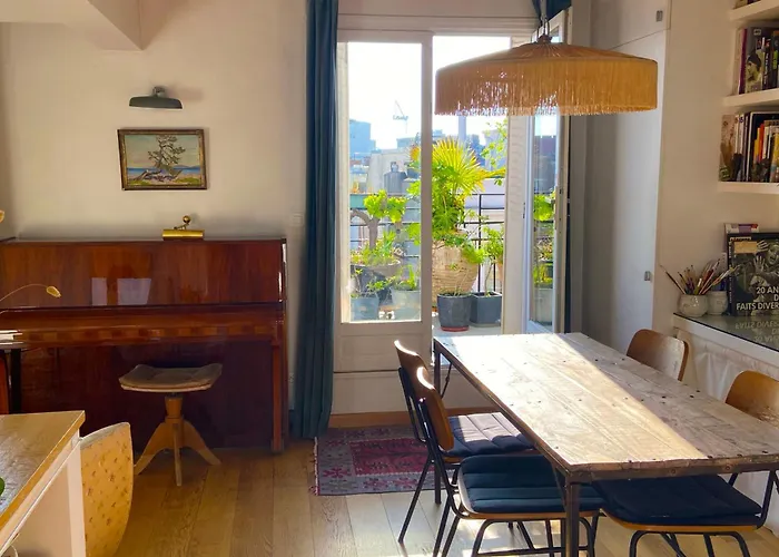 Pleasant With Terrace In Belleville Апартаменты Париж