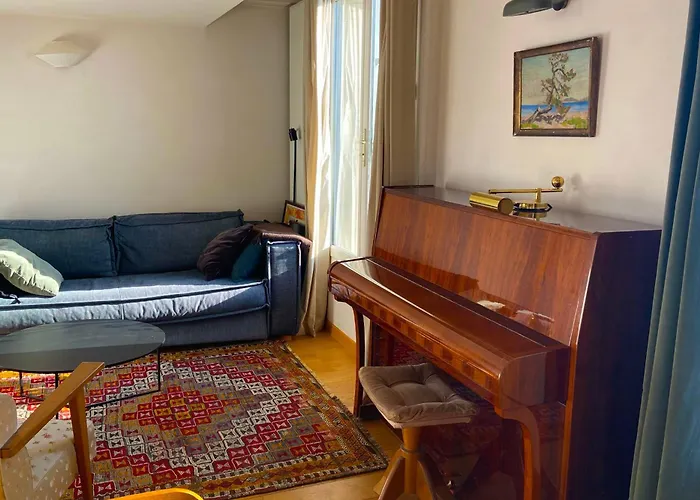 Pleasant With Terrace In Belleville